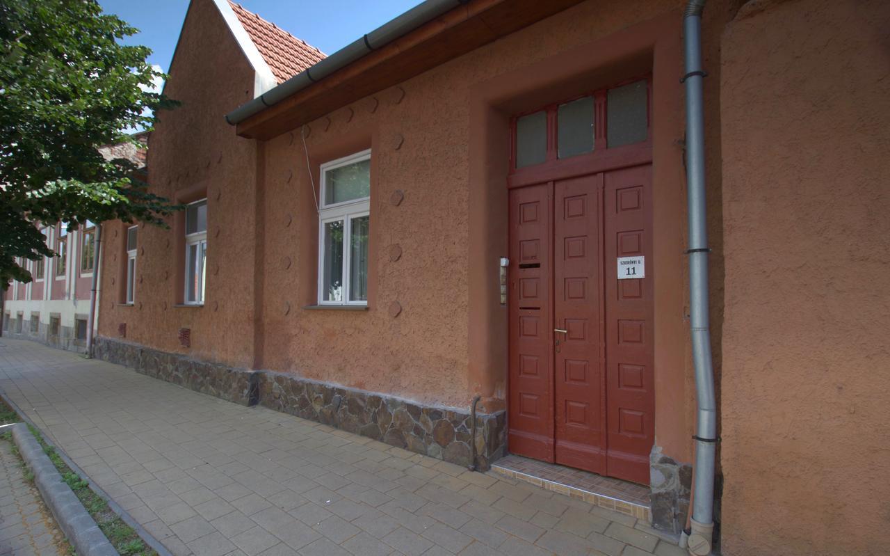 Oazis Apartman Эгер Экстерьер фото